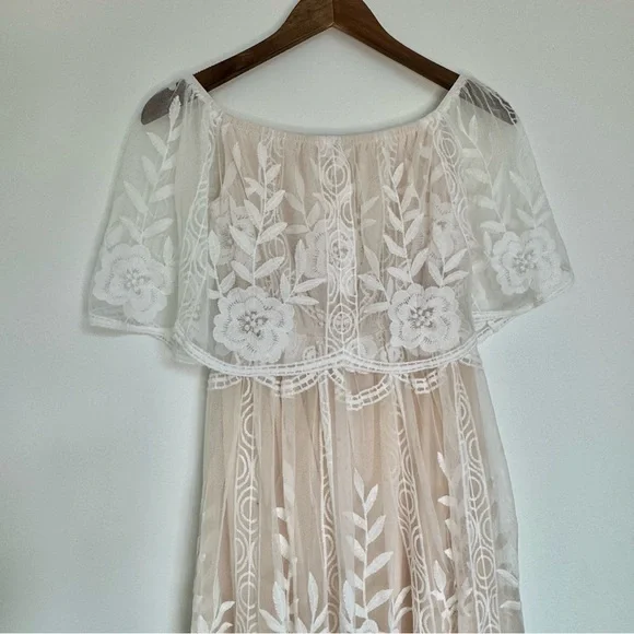 XS NWT Baltic Born Maxi Dress Off White Cream Lace Maxi Guinevere Off Shoulder - Picture 8 of 16